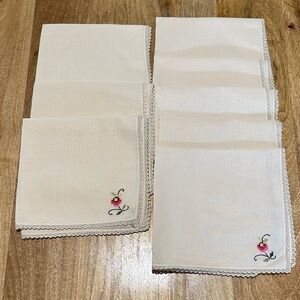 Vintage Embroidered Cream Napkins Set